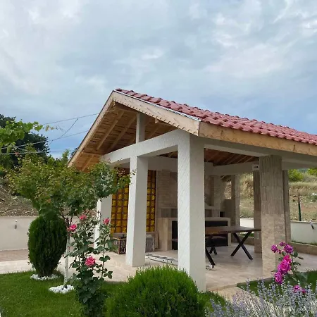 Villa Инни Парк - Вили Вяра , Надежда И Любов *