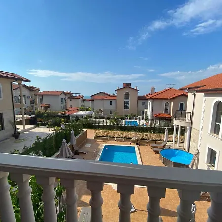 Инни Парк - Вили Вяра , Надежда И Любов Villa *
