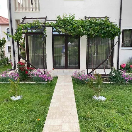 Инни Парк - Вили Вяра , Надежда И Любов Villa Sunny Beach