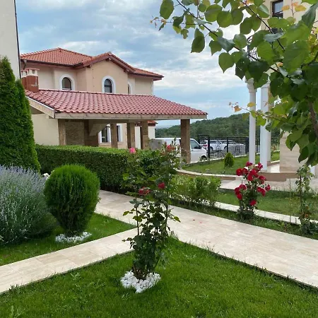 Инни Парк - Вили Вяра , Надежда И Любов Villa Sunny Beach